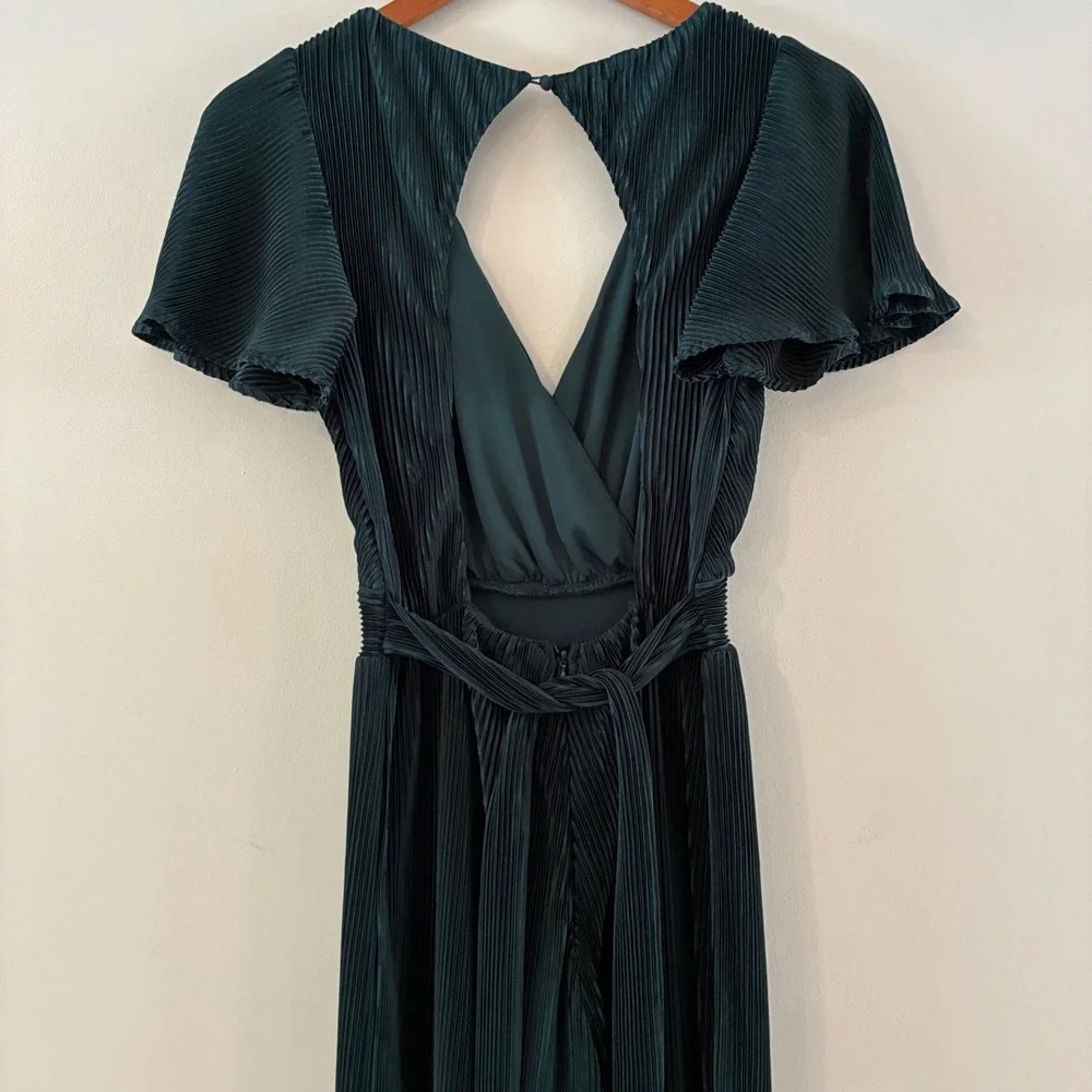 Lulus Jumpsuit XS Green Pleated Wide Leg Flutter Sleeve Wedding Party Cocktail